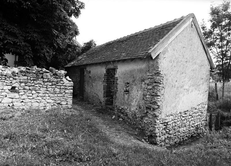 Vue de détail des porcheries de la ferme de la Belette