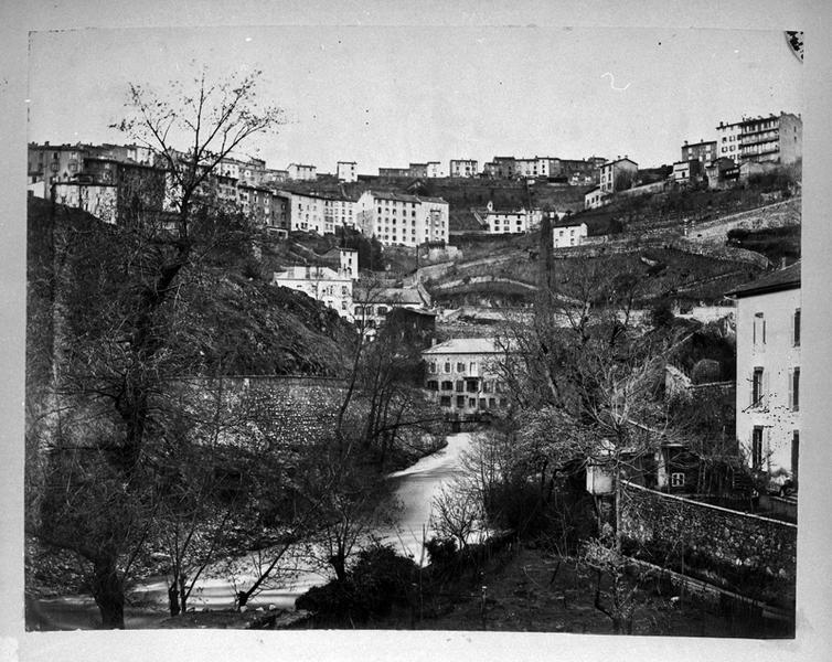 Vue d'ensemble depuis l'amont, avant la construction du viaduc Saint-Roch (années 1880).
