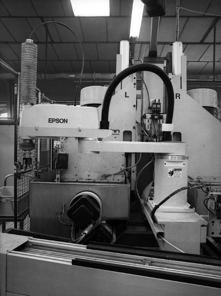 Machine à émoudre robotisée