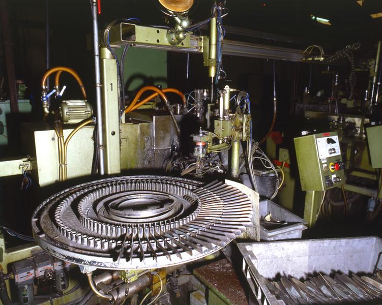 Machine à émoudre à commande numérique