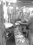 Machine à commande numérique de montage des couverts de type laguiole