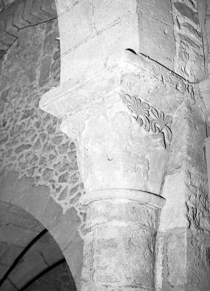 Vue de trois quarts du chapiteau sud de la croisée du transept