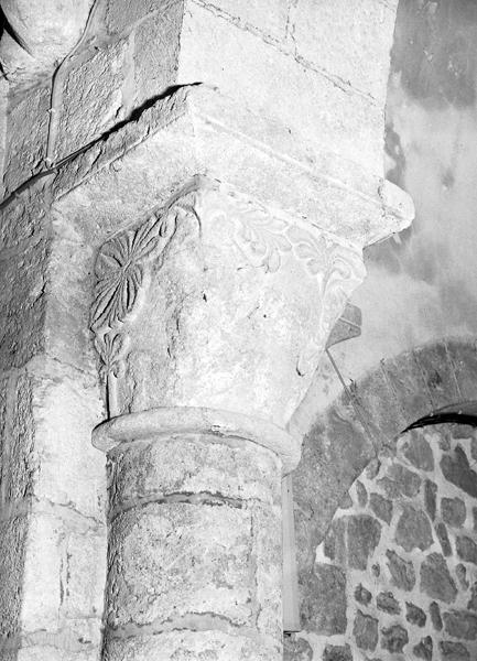 Vue de trois quarts du chapiteau sud de la croisée du transept