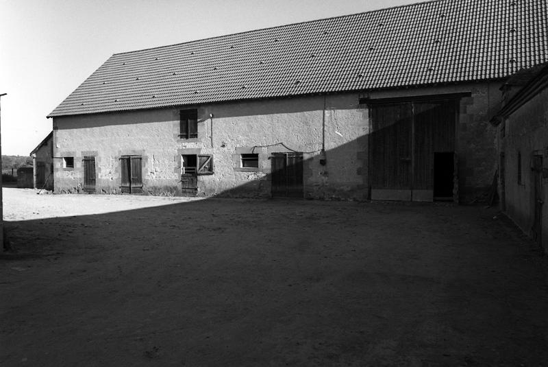 Vue générale de la grange étable de la ferme de la Côte