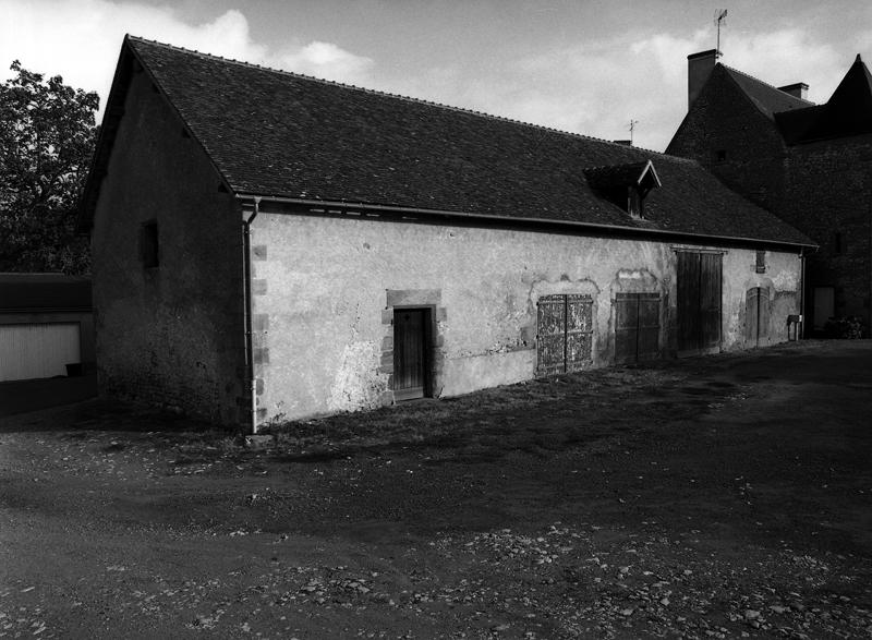 Vue générale de la façade côté cour