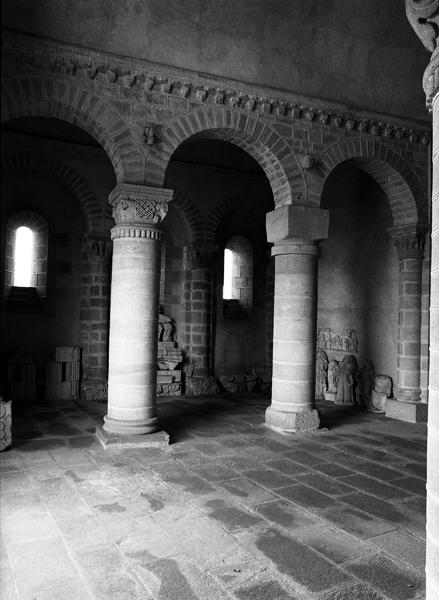 Intérieur du narthex depuis le sud-ouest