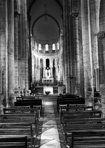 Vue générale de la nef et du choeur