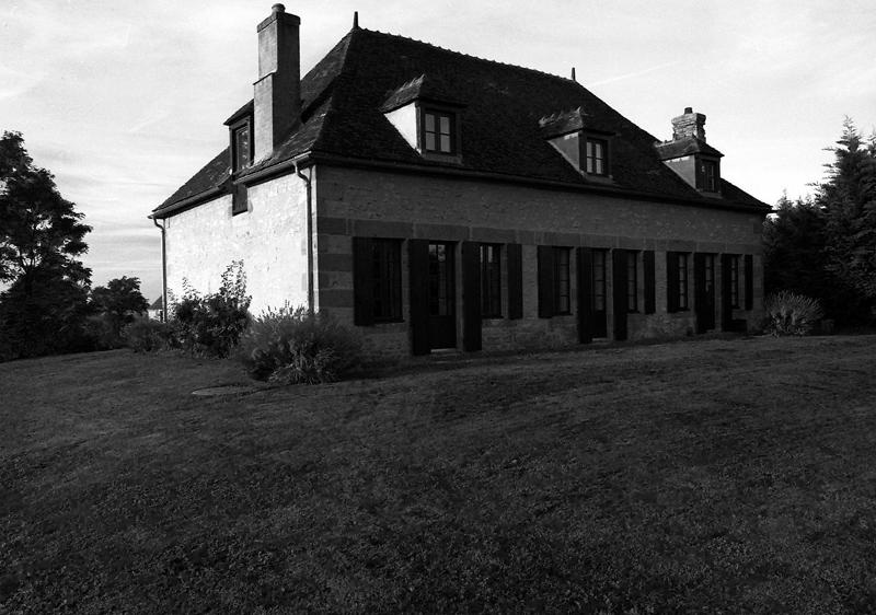 Vue générale du logis depuis la route de la ferme des Bordes d'en haut