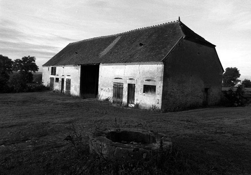 Vue générale de la grange étable de la ferme des Bordes d'en haut