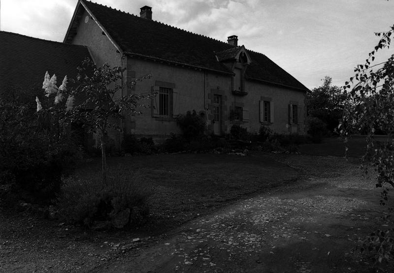 Vue générale du logis de la ferme de la Tardivonnerie