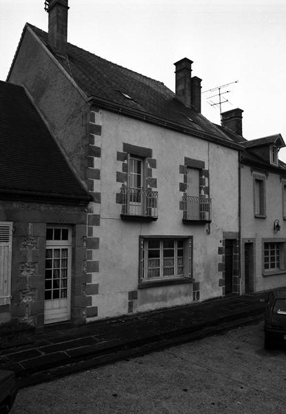 Boutique dans le village, 34 rue Feuillin (1820-1830)