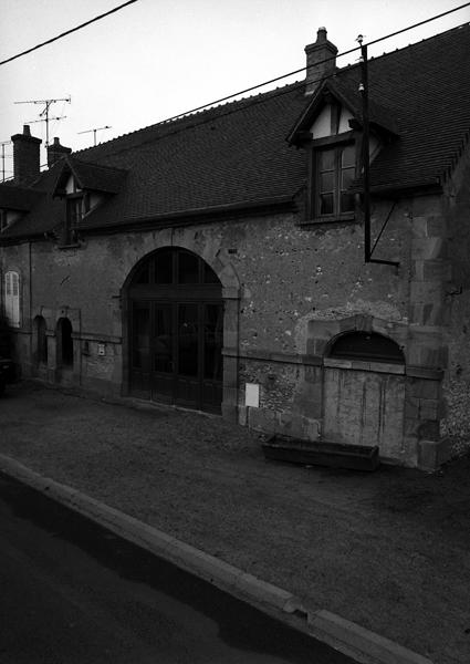 Vue générale de la grange étable, 9 rue du Carrouge