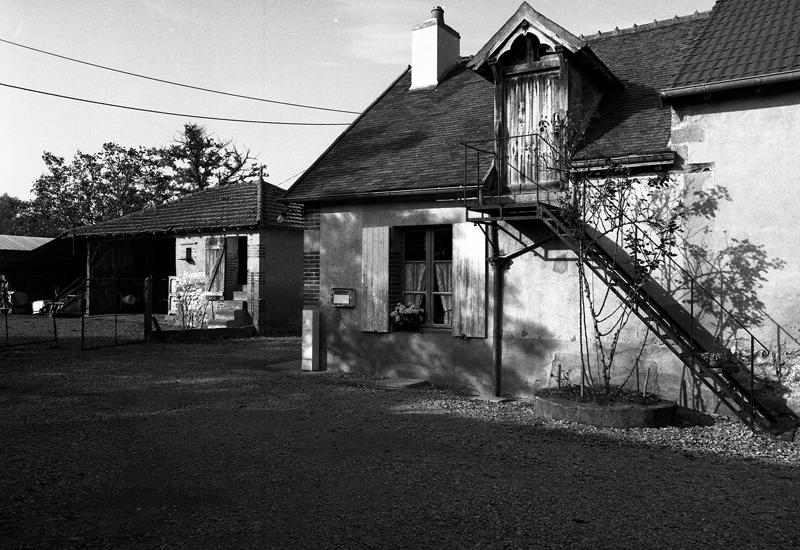 Vue générale du logis neuf et du poulailler de la ferme de l'Ome