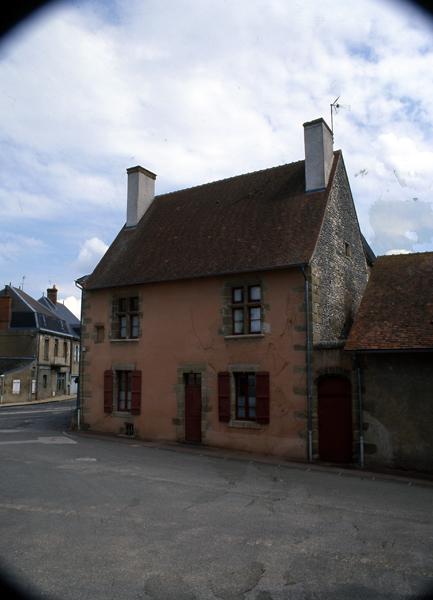 Vue générale de la façade côté rue