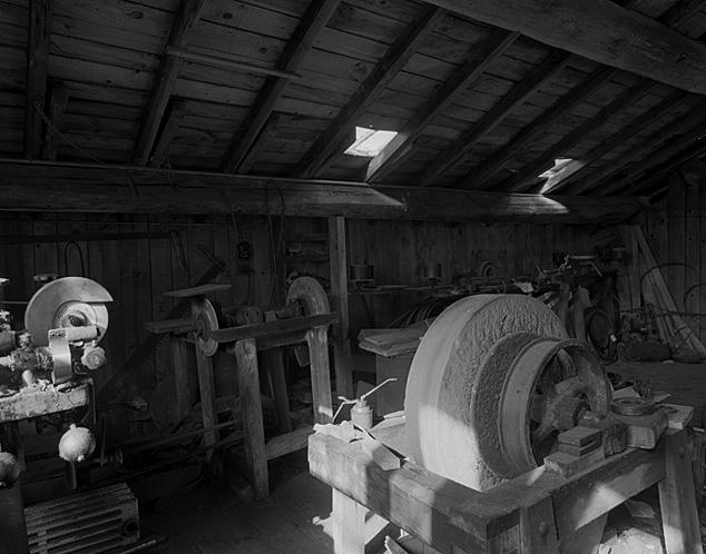 A l'étage : atelier d'affûtage