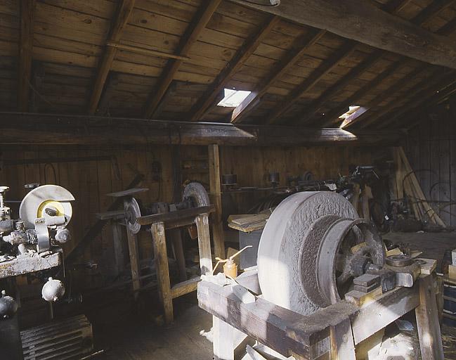 A l'étage : atelier d'affûtage