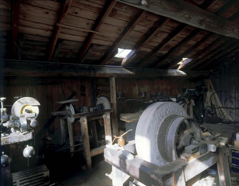 A l'étage : atelier d'affûtage
