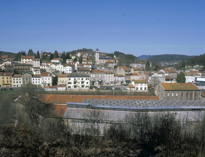 Usine Gauvin au premier plan