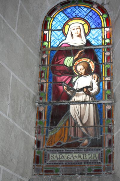 Ensemble de 5 verrières à personnages : Sacré-Coeur et sainte Marguerite-Marie Alacocque, sainte Radegonde et sainte Thérèse de Lisieux, saint Julien de Brioude, sainte Anne, saint Jean-Baptiste (baies 0, 2, 4, 5, 6) et de deux verrières décoratives (baies 1 et 3)