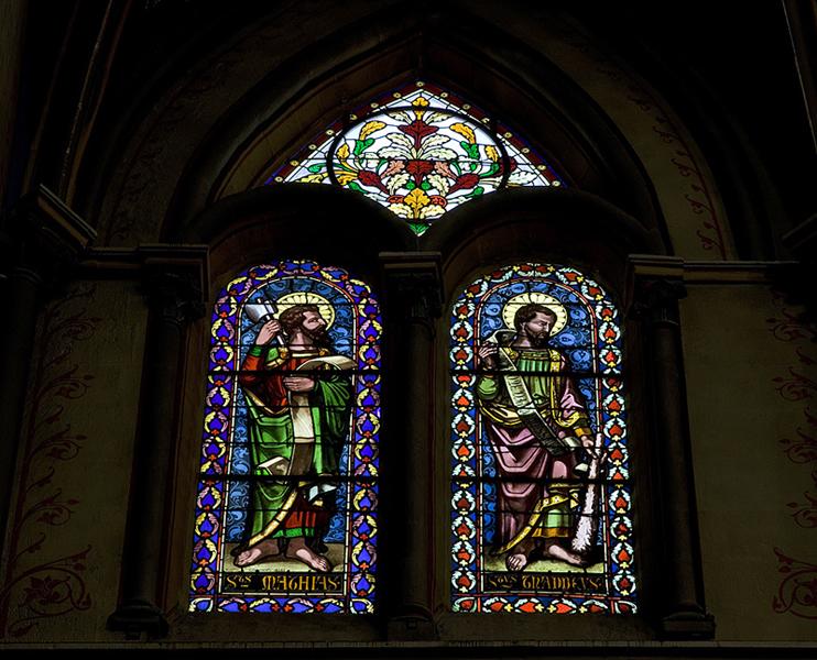 Vue générale des verrières des baies n°115 et 117 : saint Mathias et saint Thaddée