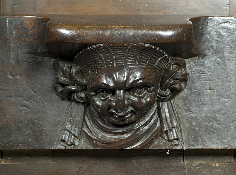 Détail d'une miséricorde : mascaron