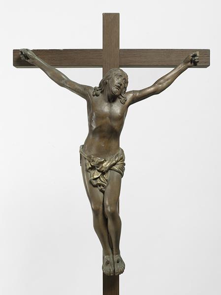 Statue : Christ en croix