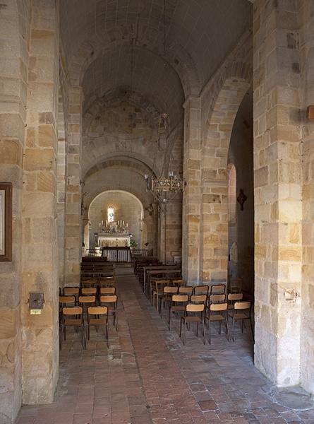 vue générale de la nef et du choeur