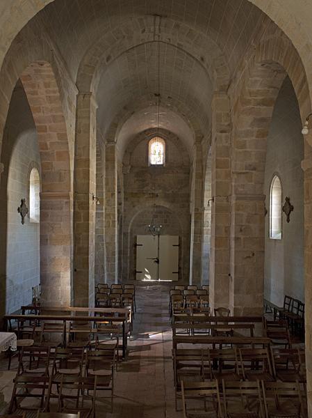 vue générale de la nef depuis le choeur