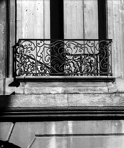 Balcon de ferronnerie, rue du Collège.