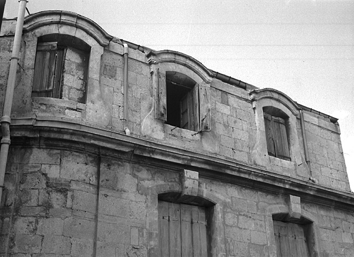 Façade Nord sur jardin, étage attique.