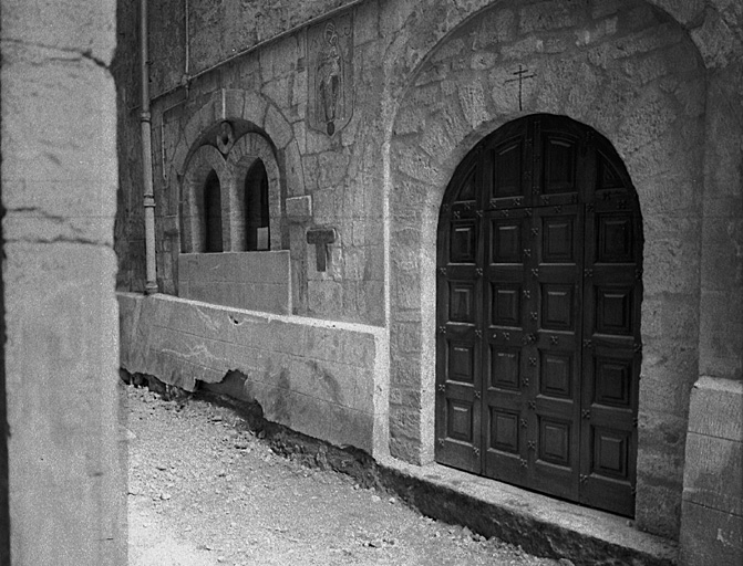 Façade antérieure : entrée de l'église orthodoxe.