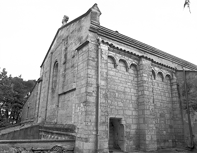 Chapelle. Angle sud-ouest, parties hautes.