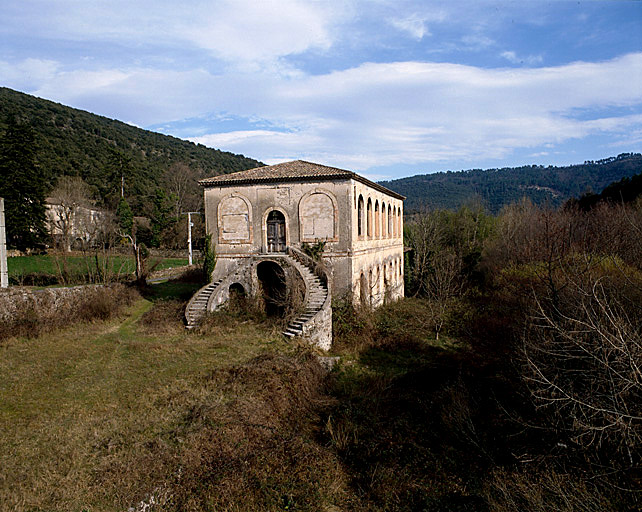 Elévation nord-ouest depuis le pont