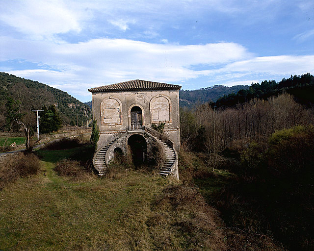 Elévation sud-ouest depuis la route