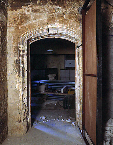 Porte intérieure XIIIe siècle.