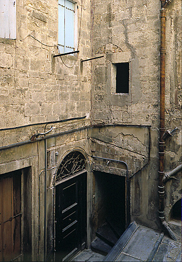 Façade de l'escalier en vis.