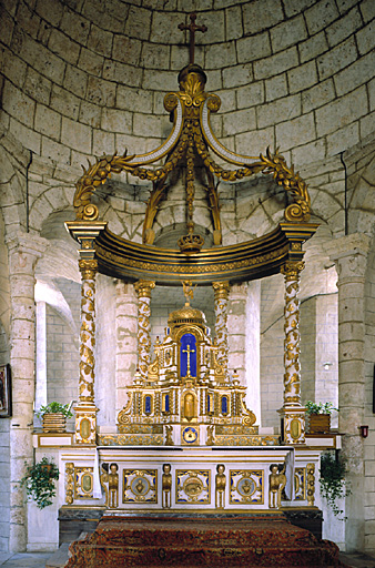 Autel, retable, baldaquin (maître-autel)