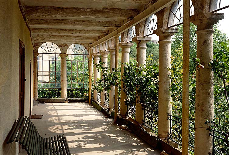 Maison de maître. Intérieur de la galerie