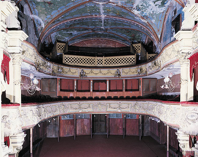 La salle vue de scène.