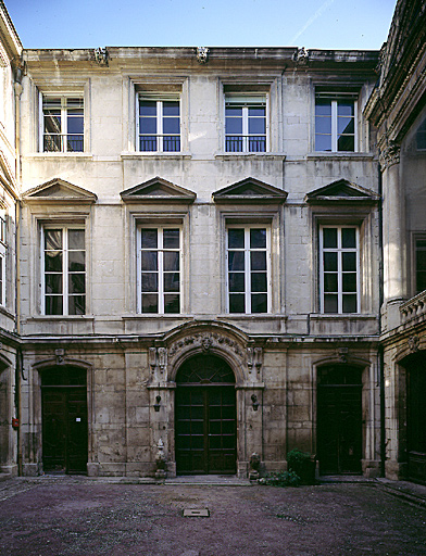 Façade sur cour.