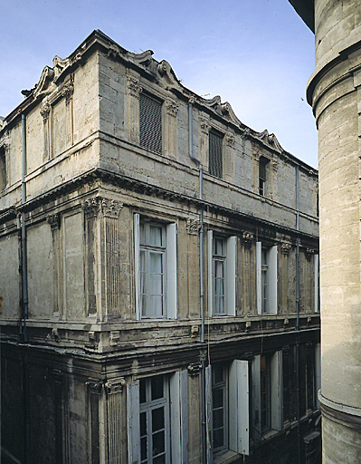 Façade.