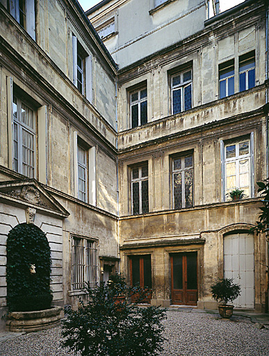 Façade de l'escalier.