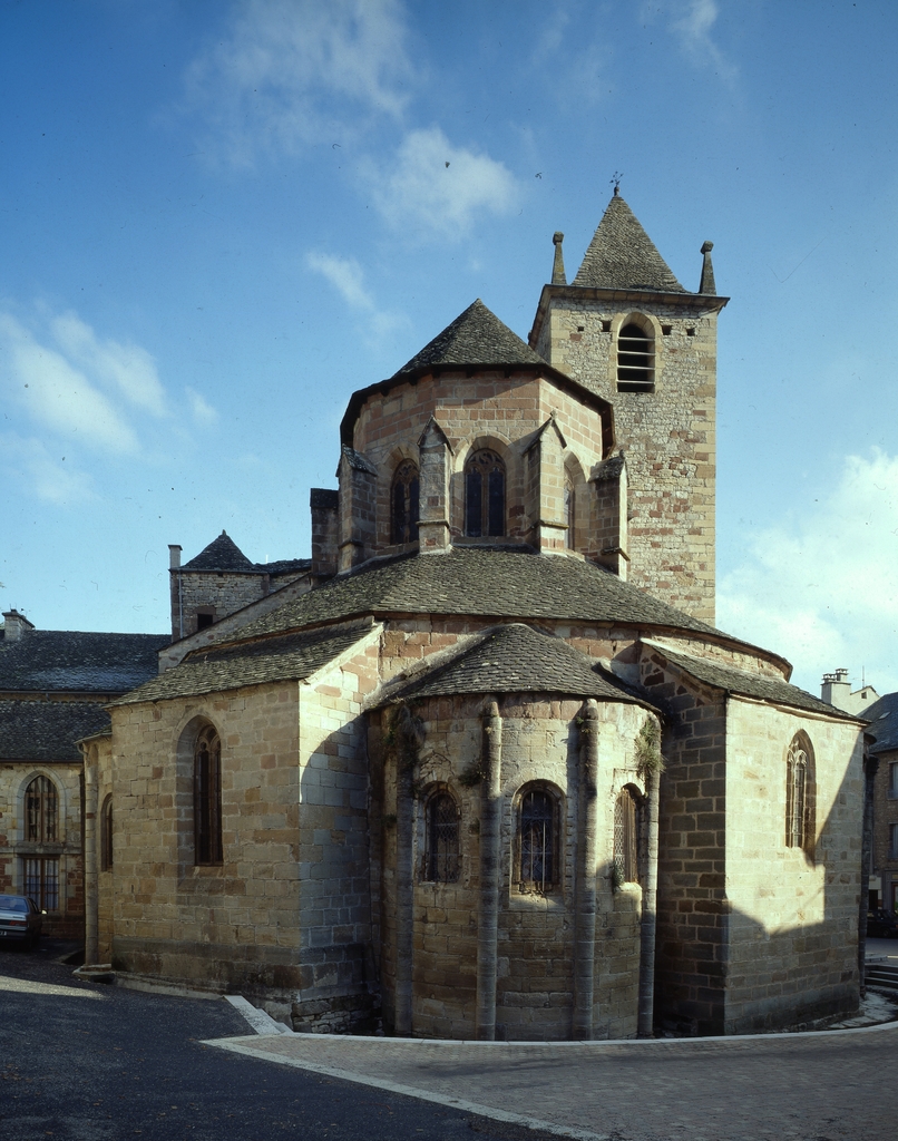 Église paroissiale Saint-Martin, ancien monastère de bénédictins