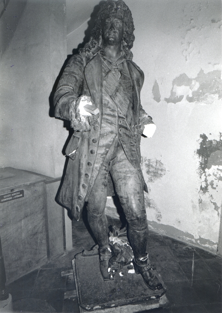 Modèle en plâtre du bronze détruit.