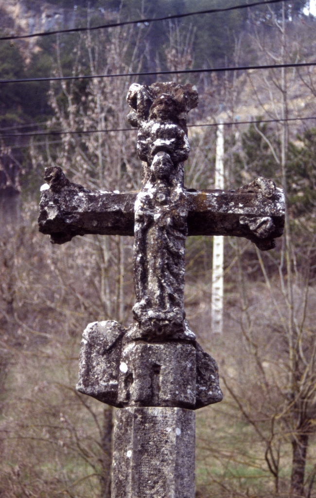 Détail avec la statue de la Vierge