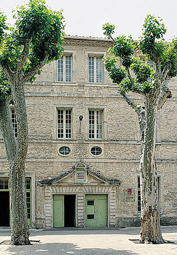 Façade sur la cour intérieure.