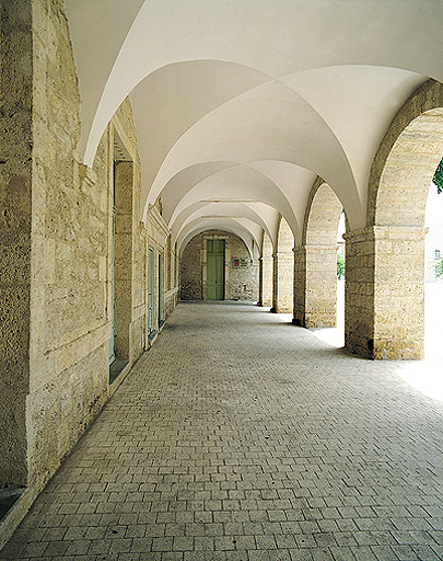 Galerie du promenoir sur le jardin.