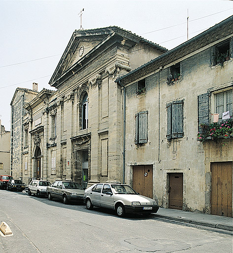 Chapelle, façade principale sur la rue.