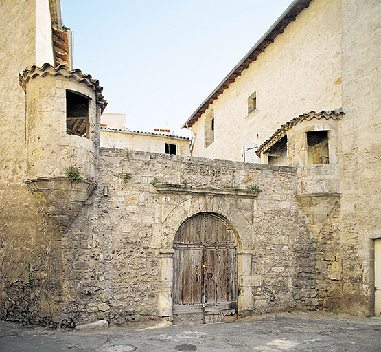 Dispositif d'entrée sur la rue.