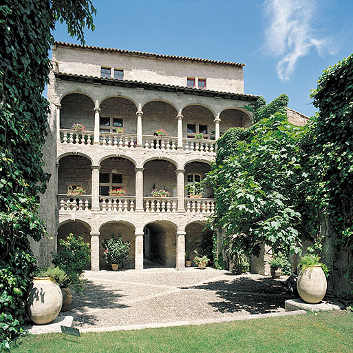 Galerie sur la seconde cour, vue d'ensemble.